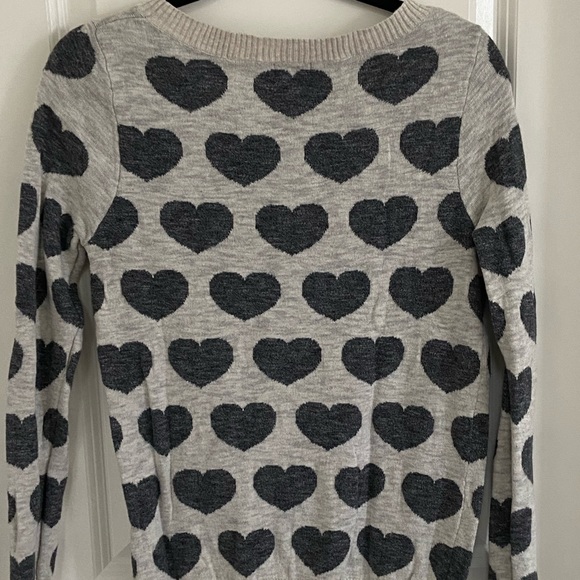 Mossimo sweater top with hearts - Picture 3 of 4